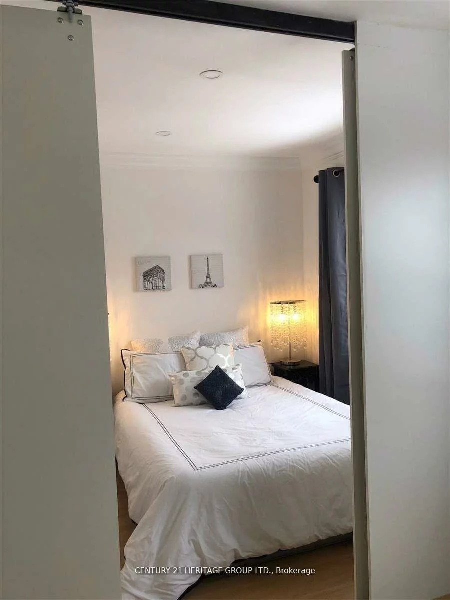 1710, Danforth, Danforth, Toronto