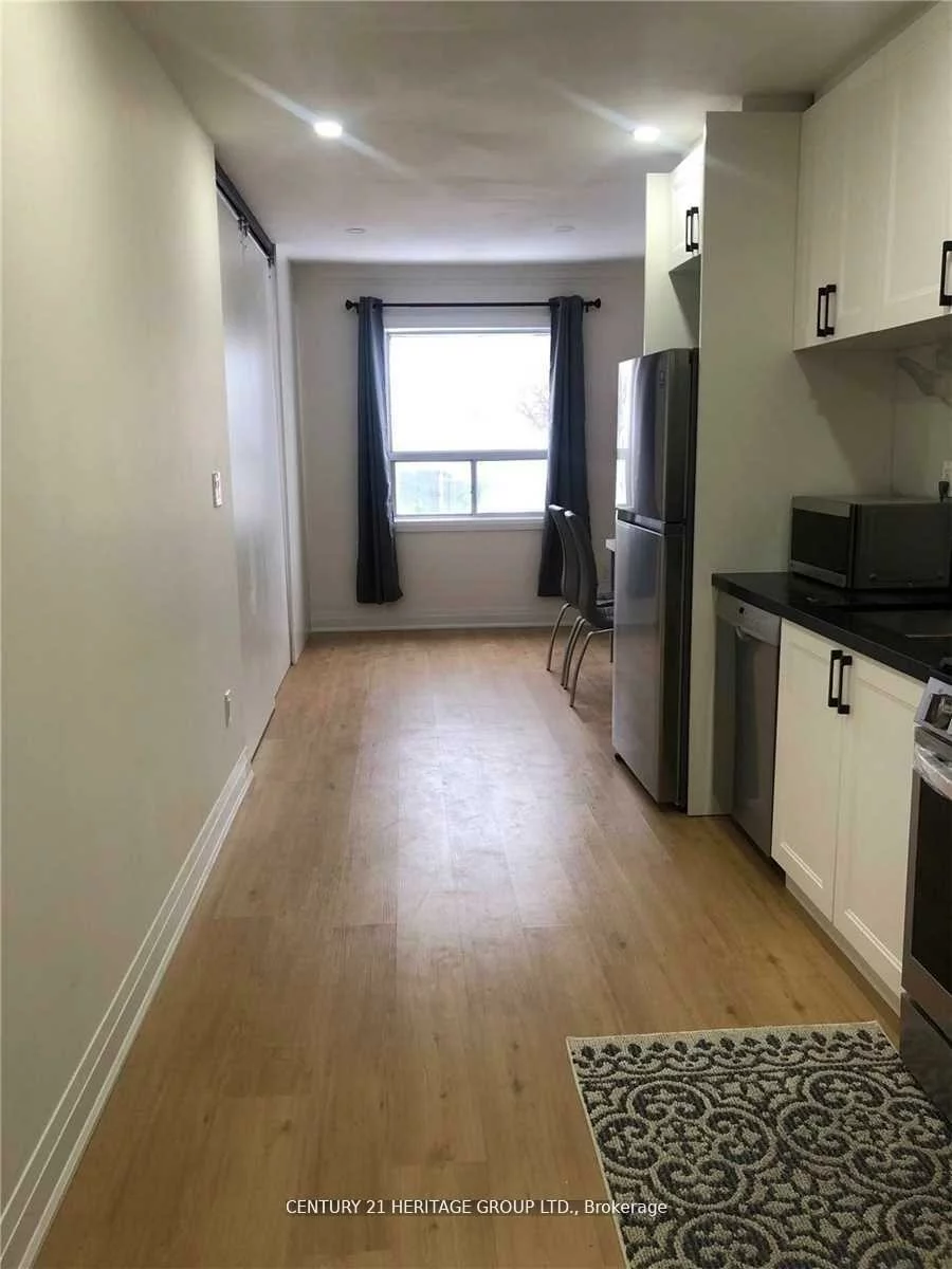 1710, Danforth, Danforth, Toronto