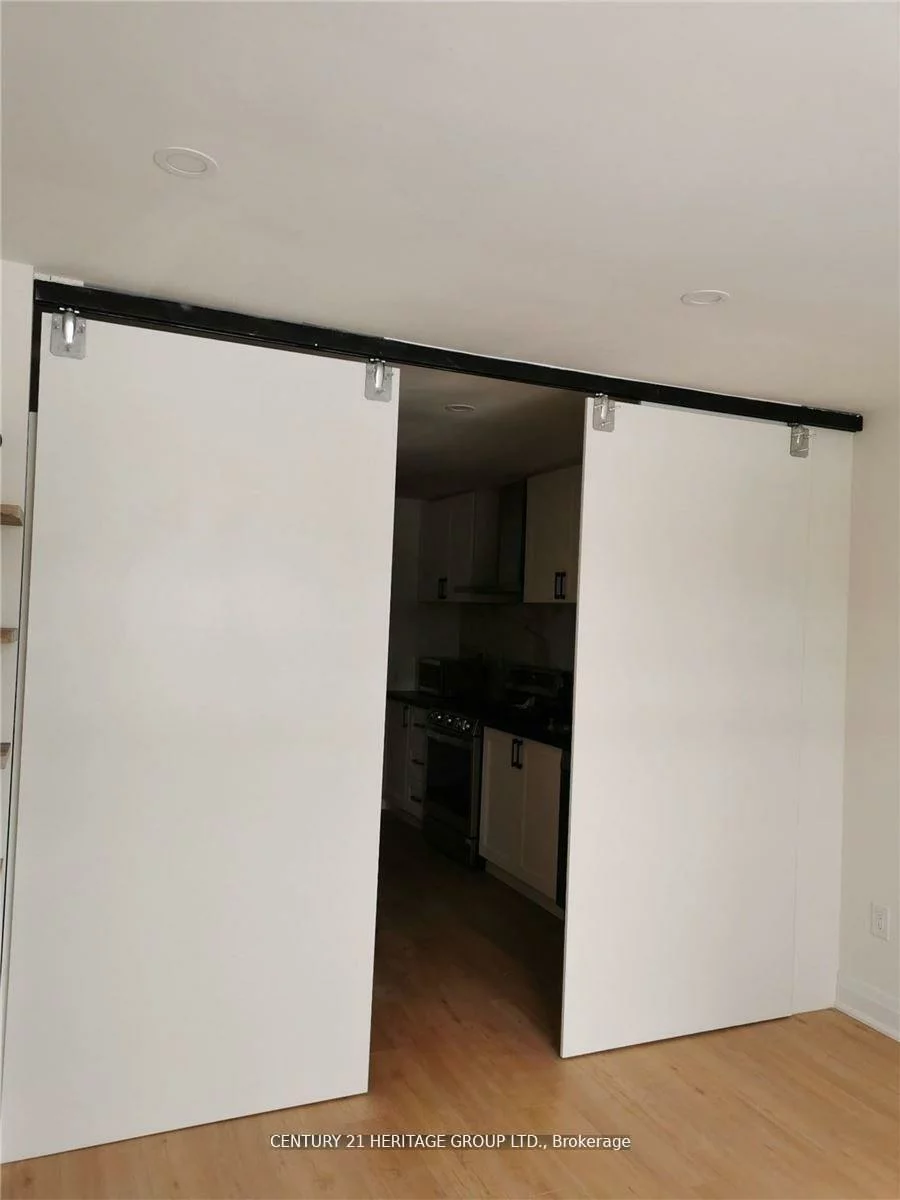 1710, Danforth, Danforth, Toronto