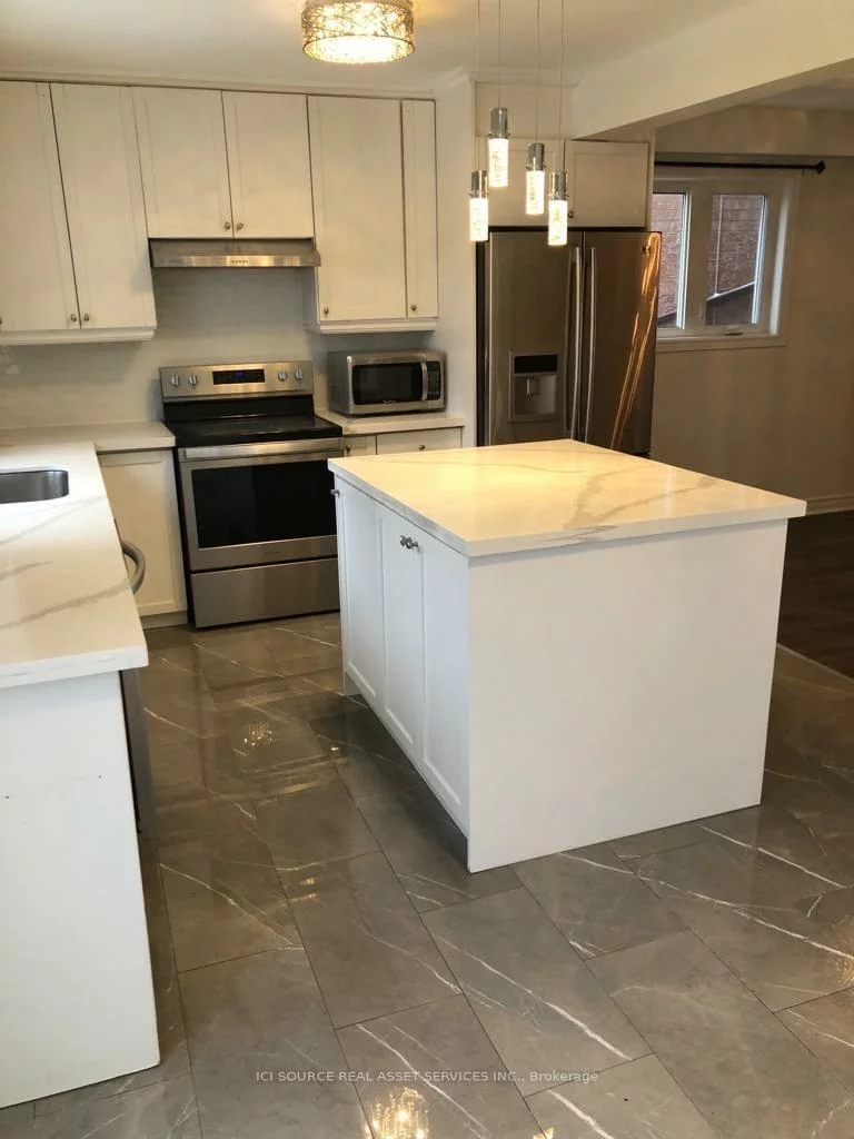 81, Virginia, Danforth Village-East York, Toronto