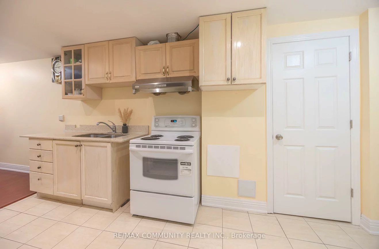 3, Grosbeak, Rouge E11, Toronto