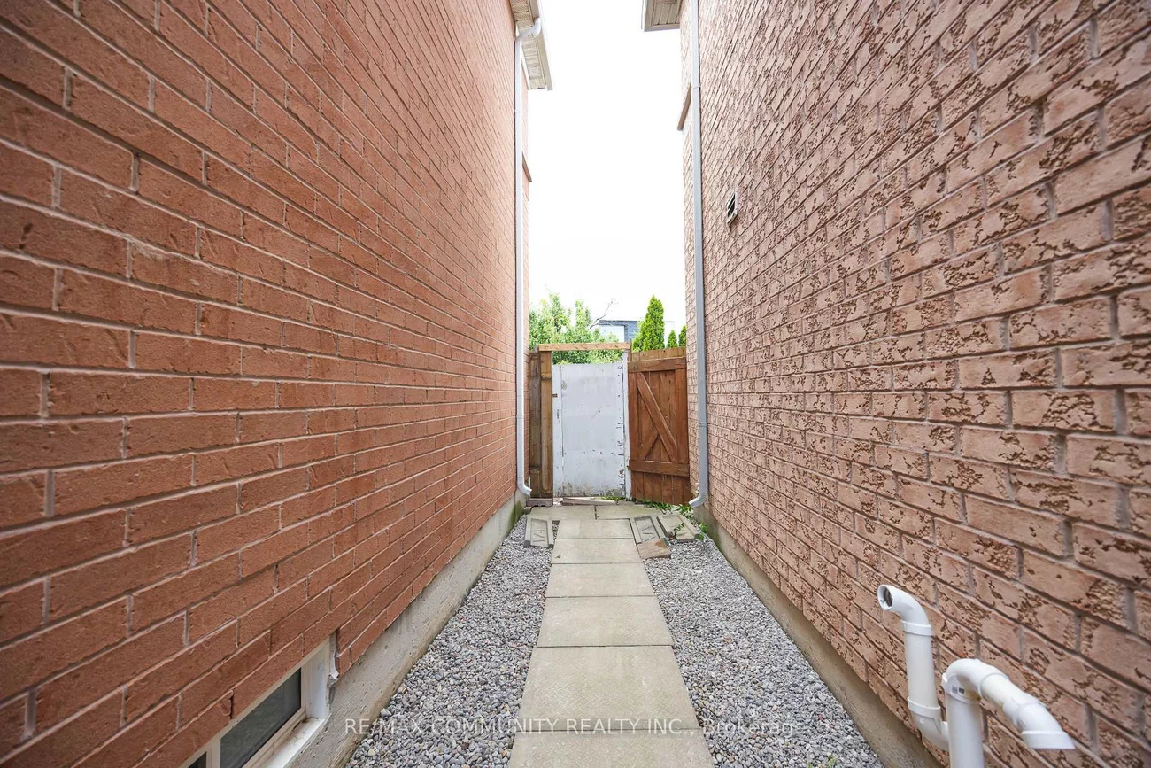 3, Grosbeak, Rouge E11, Toronto