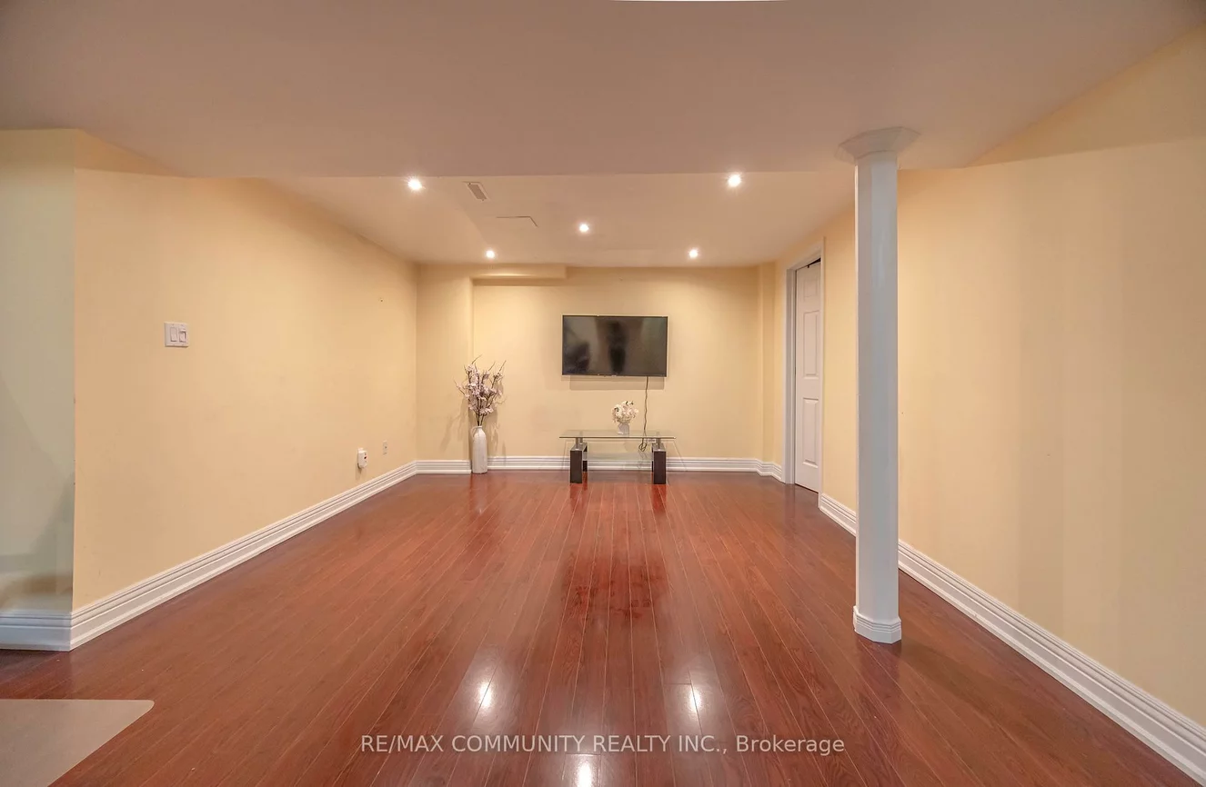 3, Grosbeak, Rouge E11, Toronto