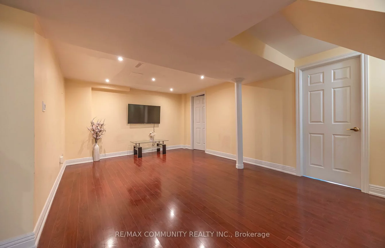 3, Grosbeak, Rouge E11, Toronto