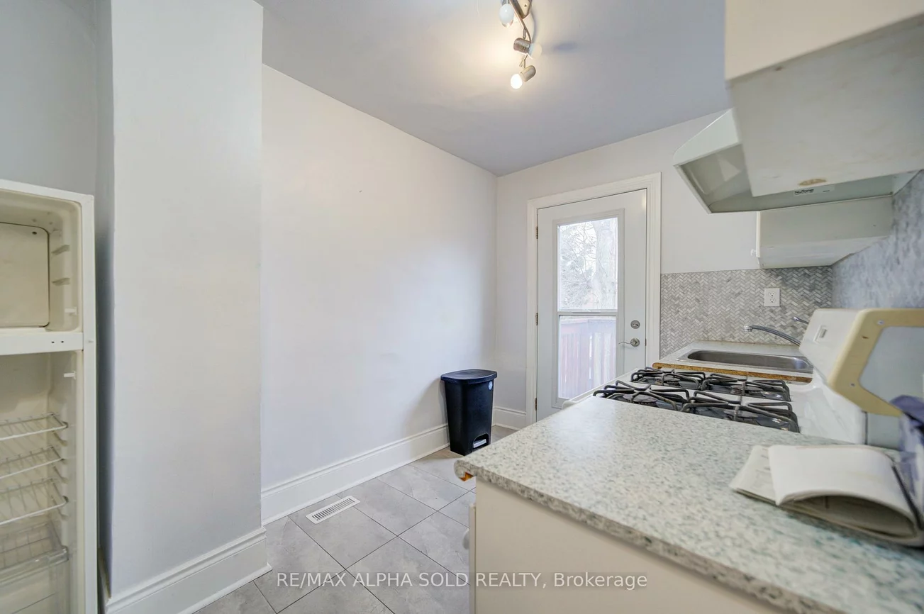 Upper Level 77, Newmarket, East End-Danforth, Toronto