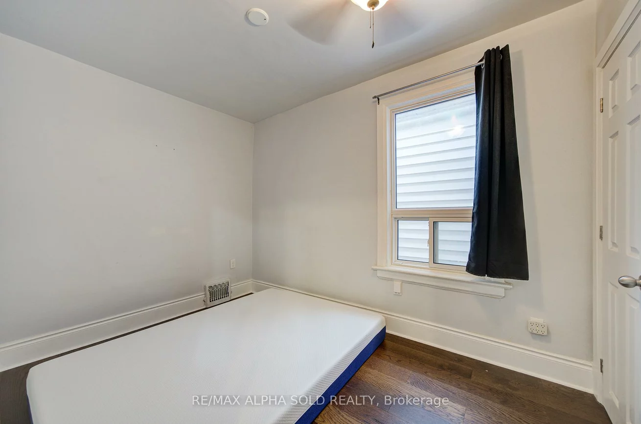 Upper Level 77, Newmarket, East End-Danforth, Toronto