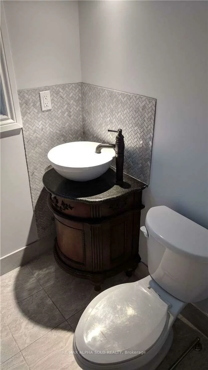 Unit A 77, Newmarket, East End-Danforth, Toronto