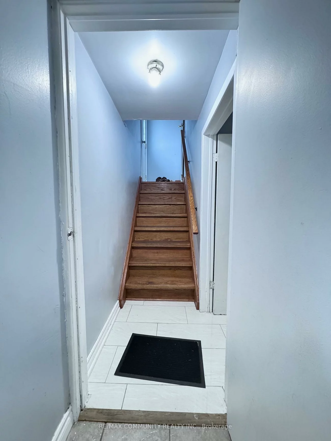 10, Oakridge, Cliffcrest, Toronto