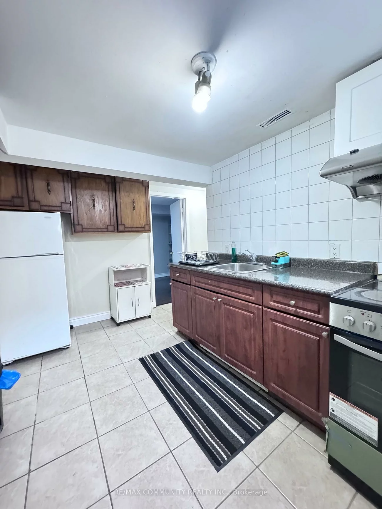 10, Oakridge, Cliffcrest, Toronto