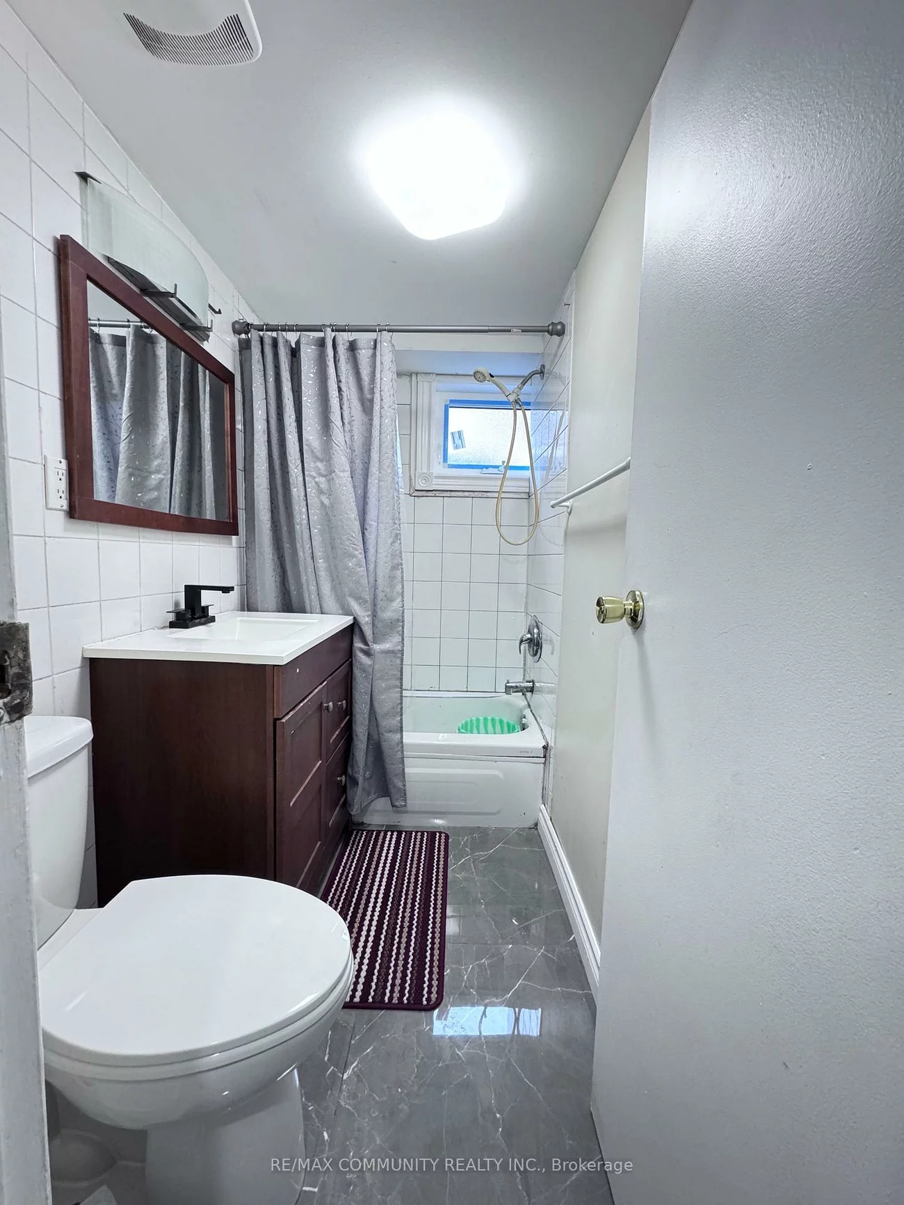 10, Oakridge, Cliffcrest, Toronto