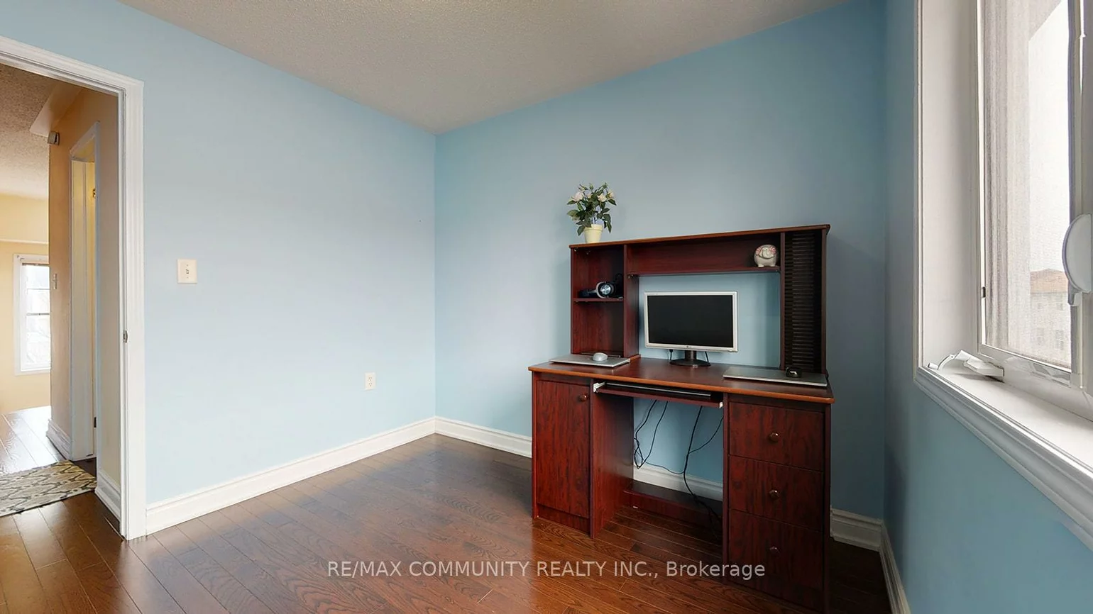 32, Red Fox, Rouge E11, Toronto