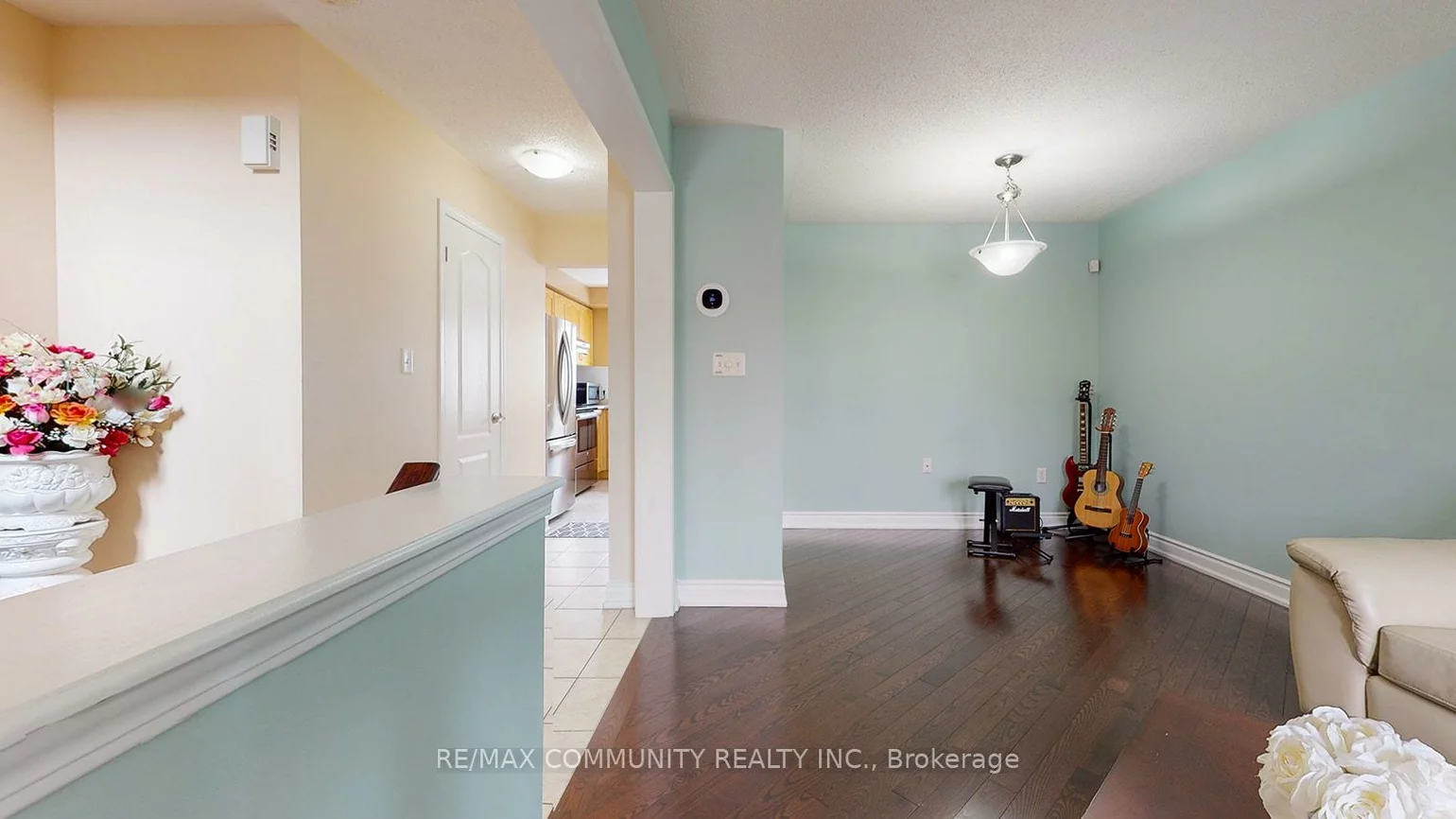 32, Red Fox, Rouge E11, Toronto