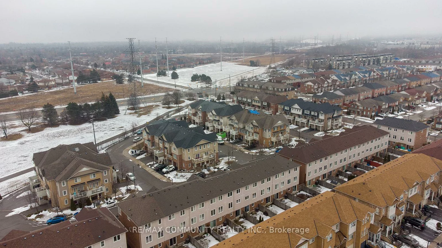 32, Red Fox, Rouge E11, Toronto