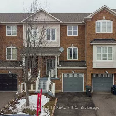 32, Red Fox, Rouge E11, Toronto