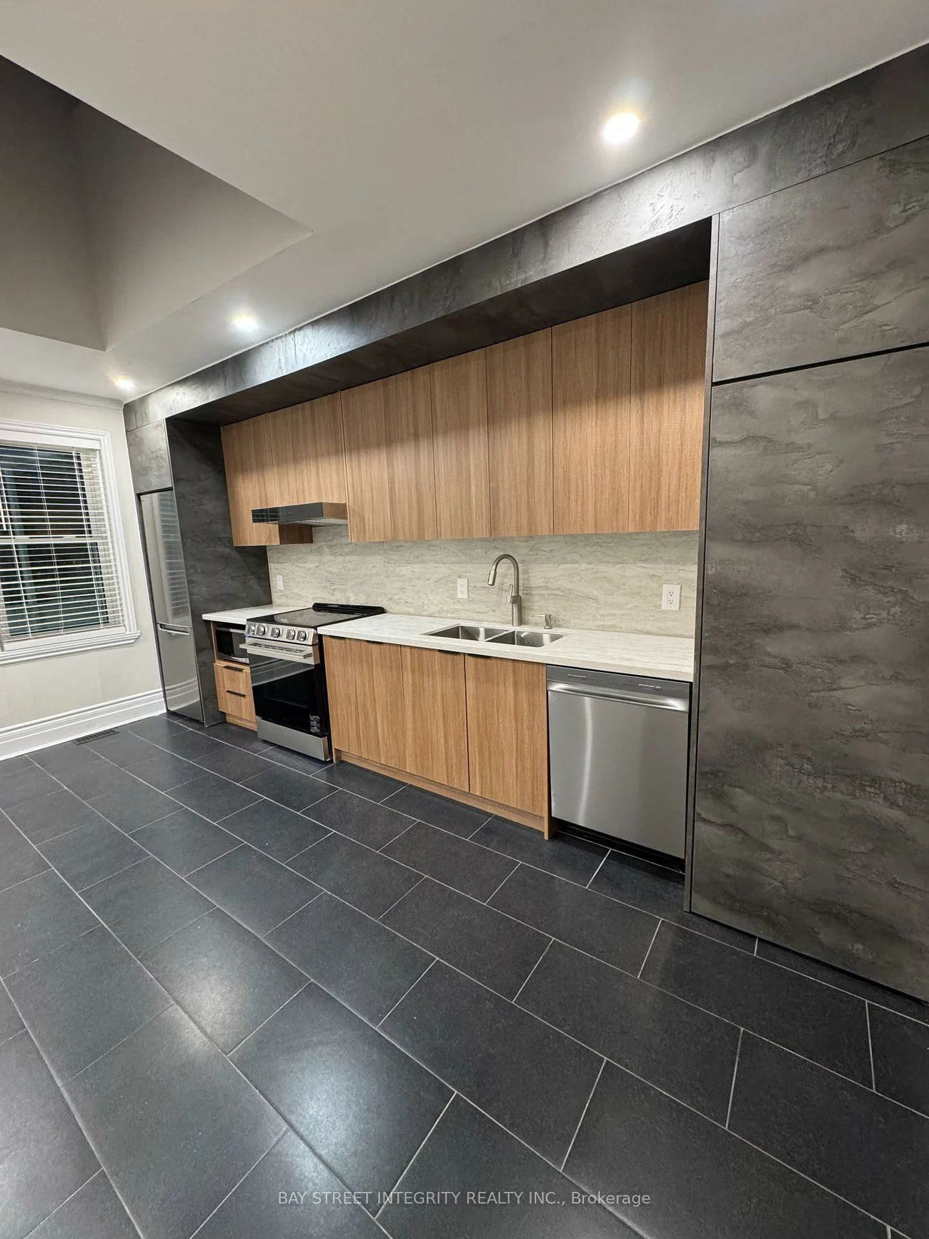 244, King Edward, Woodbine-Lumsden, Toronto