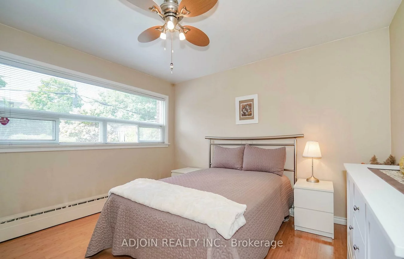 84, Lowcrest, Tam O'Shanter-Sullivan, Toronto