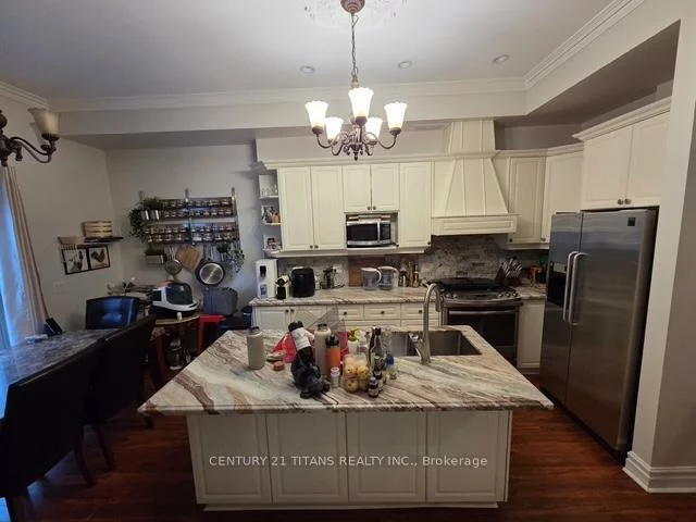 6, Cam Fella, Greenwood-Coxwell, Toronto