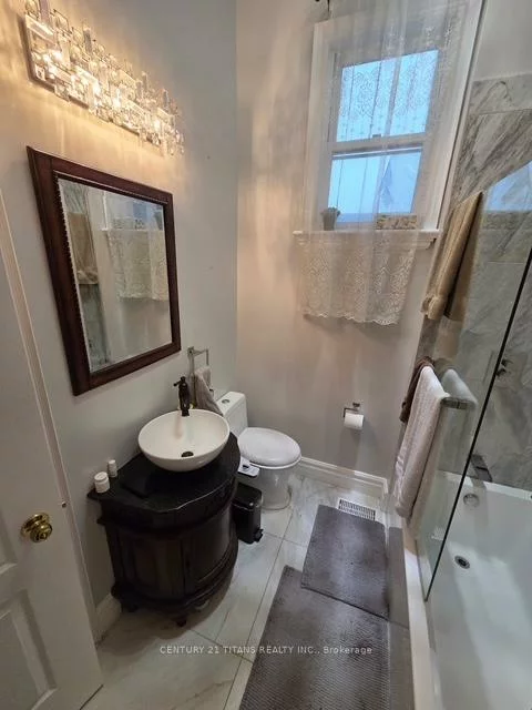 6, Cam Fella, Greenwood-Coxwell, Toronto