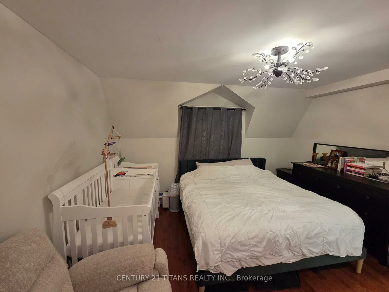 6, Cam Fella, Greenwood-Coxwell, Toronto