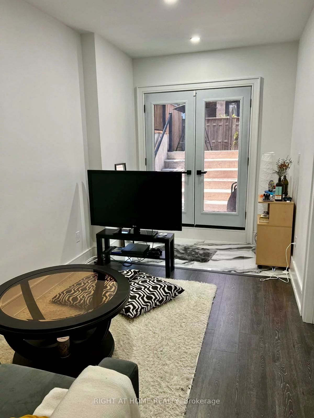 440, Pharmacy, Clairlea-Birchmount, Toronto