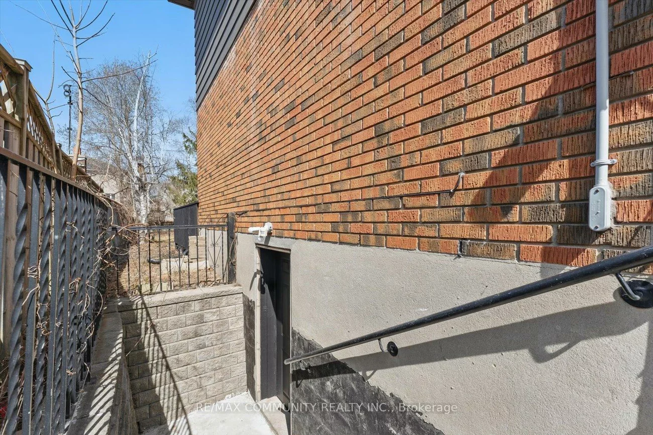 90, Euclid, Highland Creek, Toronto