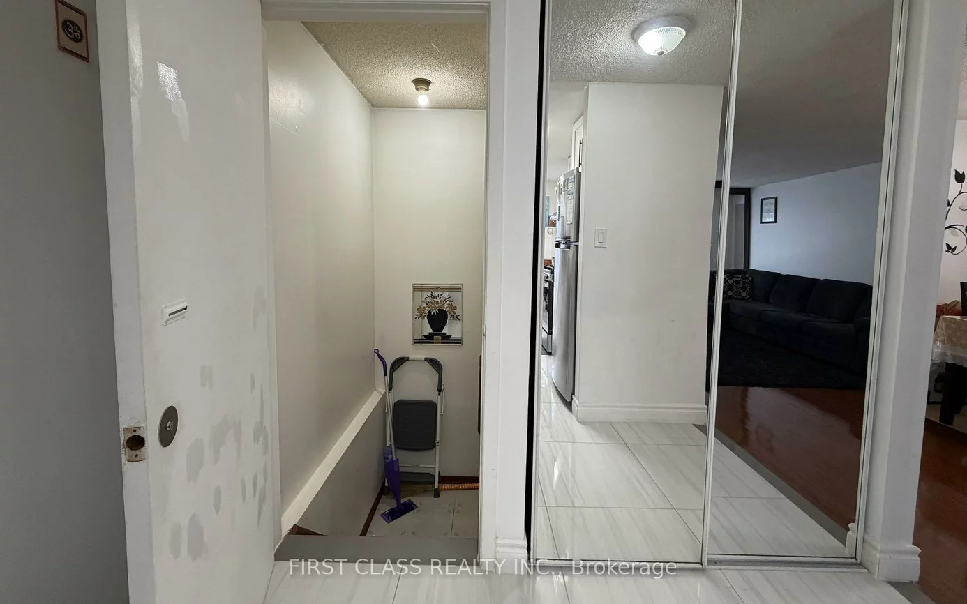 17, Brisbourne, Malvern, Toronto