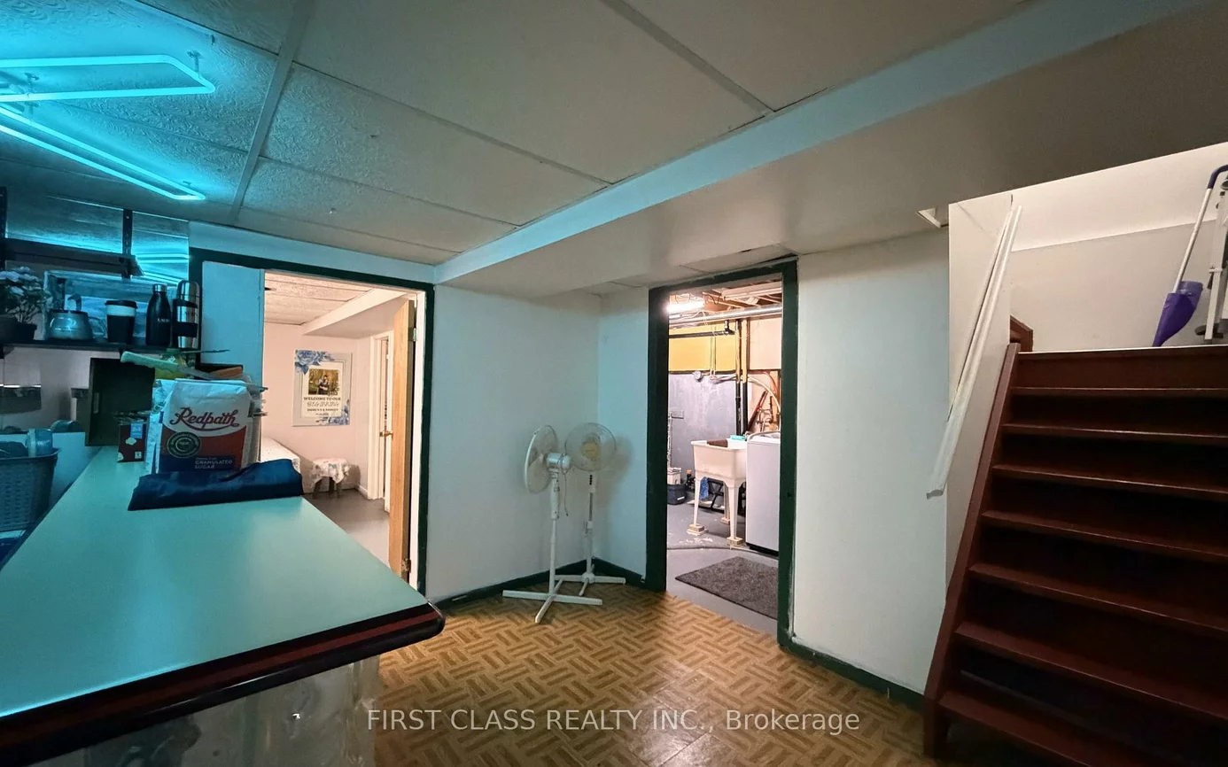 17, Brisbourne, Malvern, Toronto