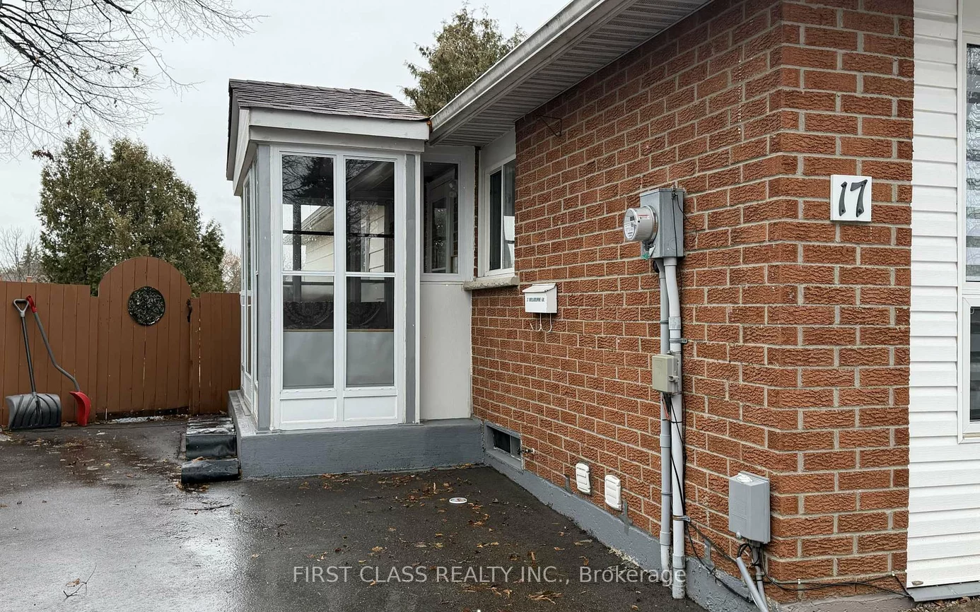 17, Brisbourne, Malvern, Toronto