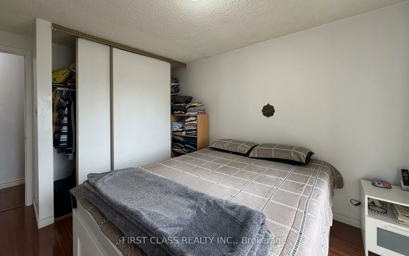 17, Brisbourne, Malvern, Toronto