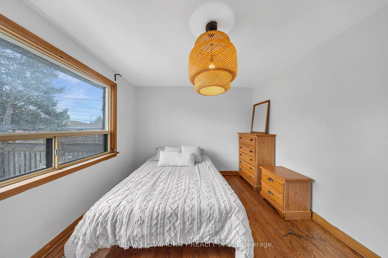 29, Greenock, Morningside, Toronto