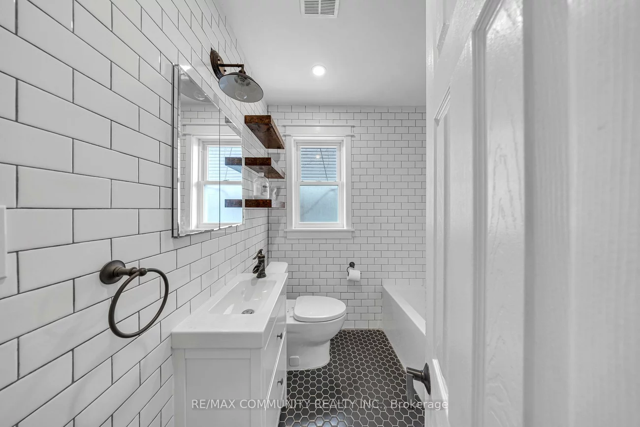 29, Greenock, Morningside, Toronto