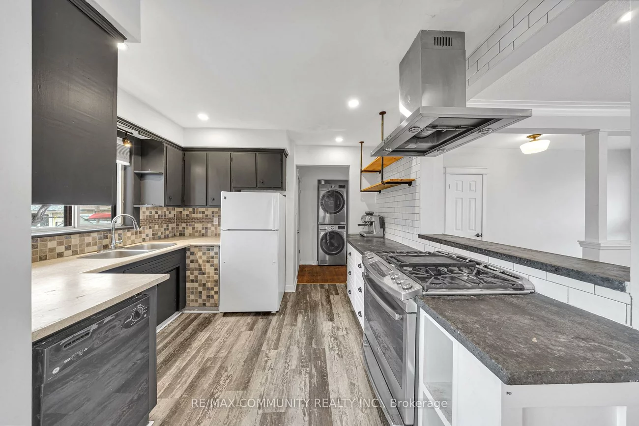 29, Greenock, Morningside, Toronto