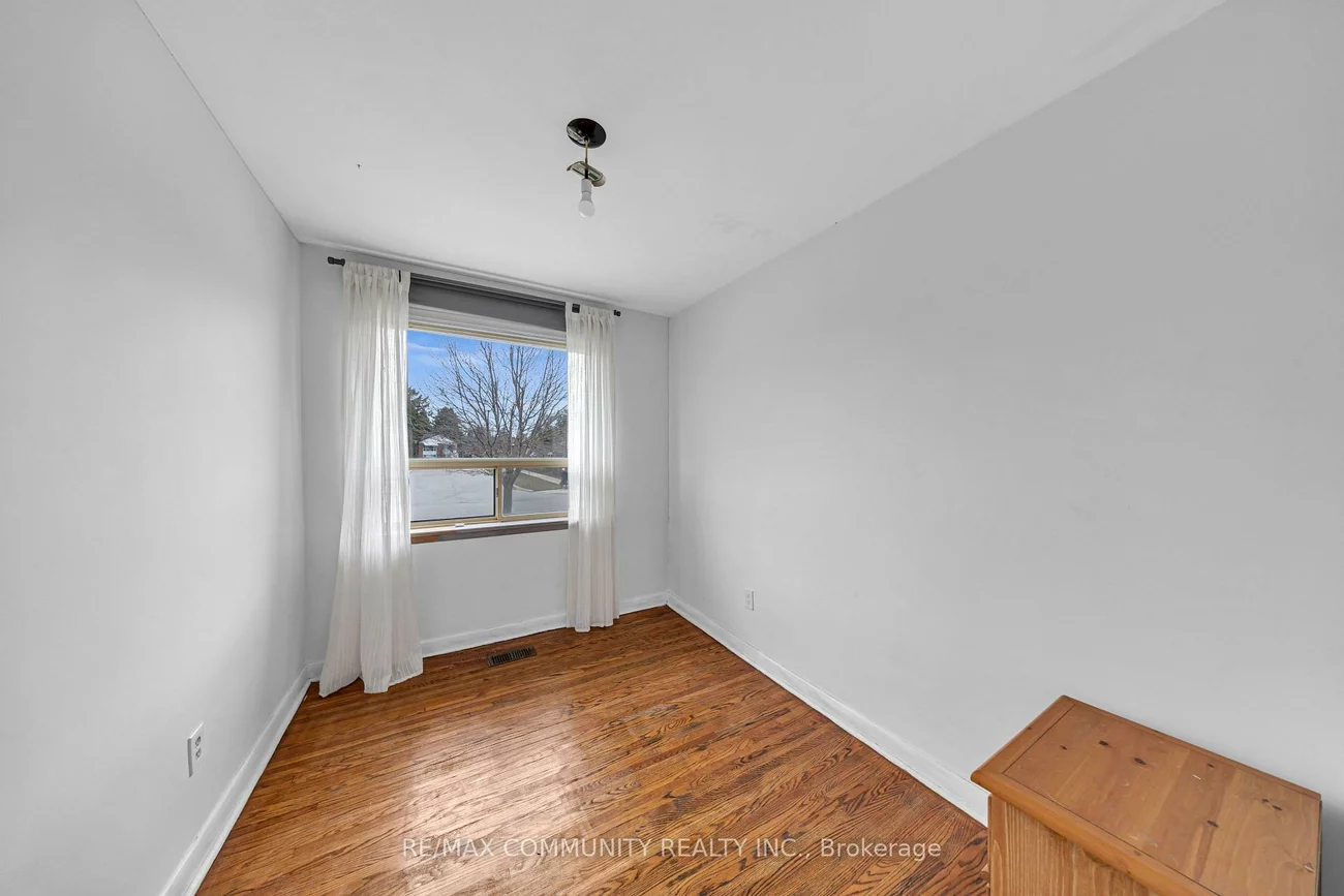 29, Greenock, Morningside, Toronto