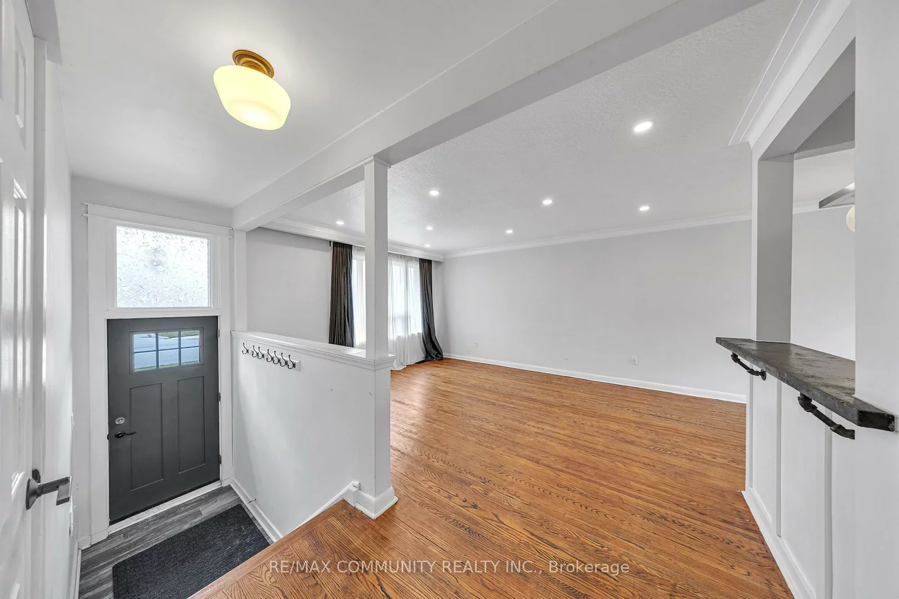 29, Greenock, Morningside, Toronto