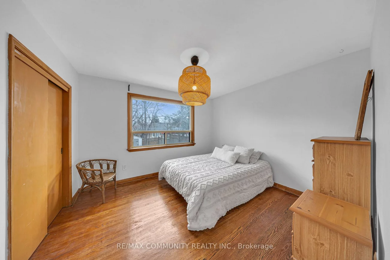 29, Greenock, Morningside, Toronto