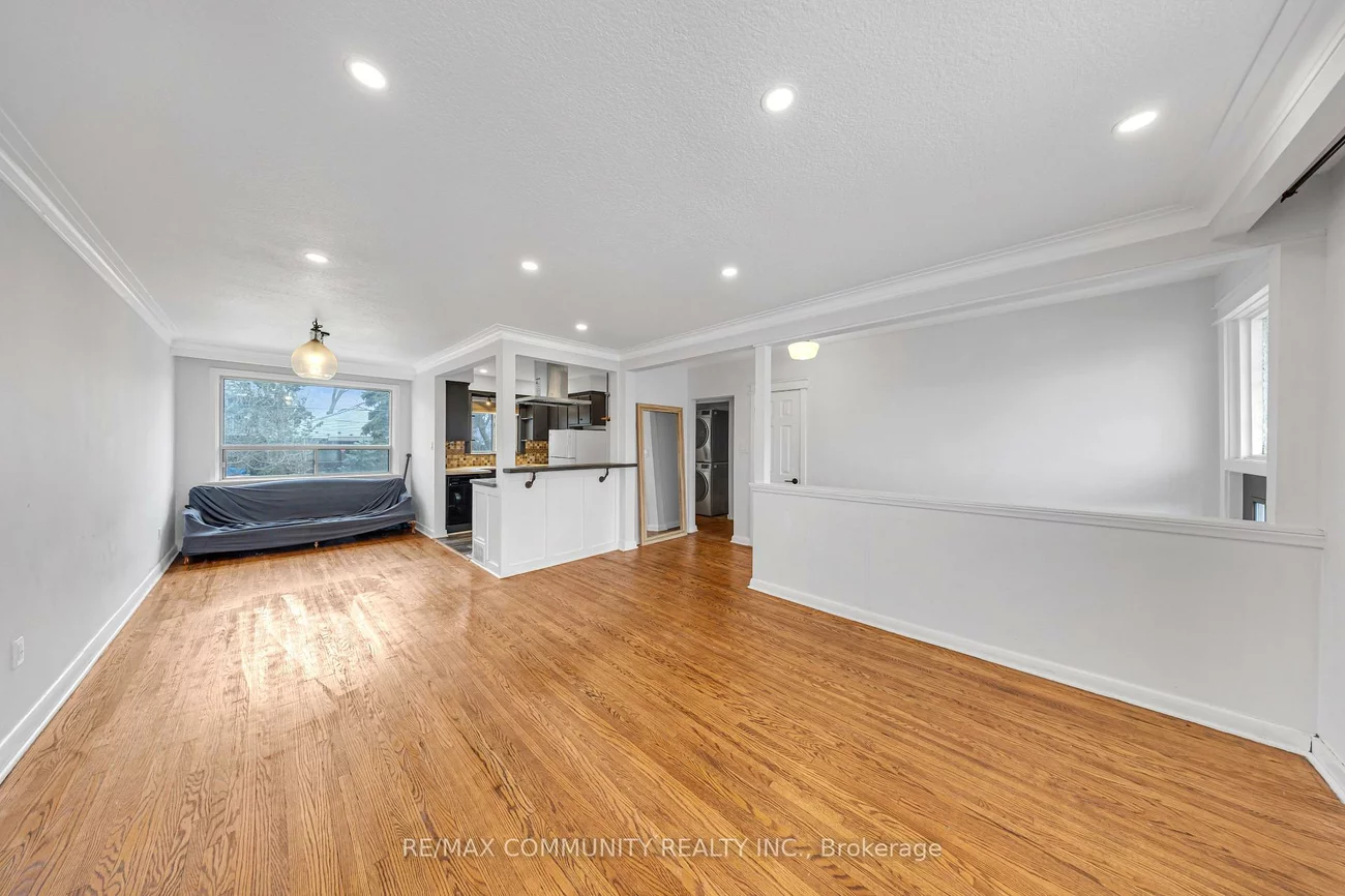 29, Greenock, Morningside, Toronto