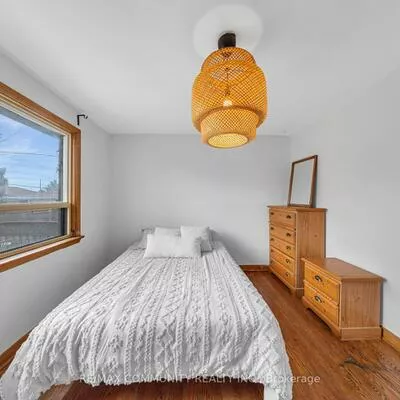 29, Greenock, Morningside, Toronto