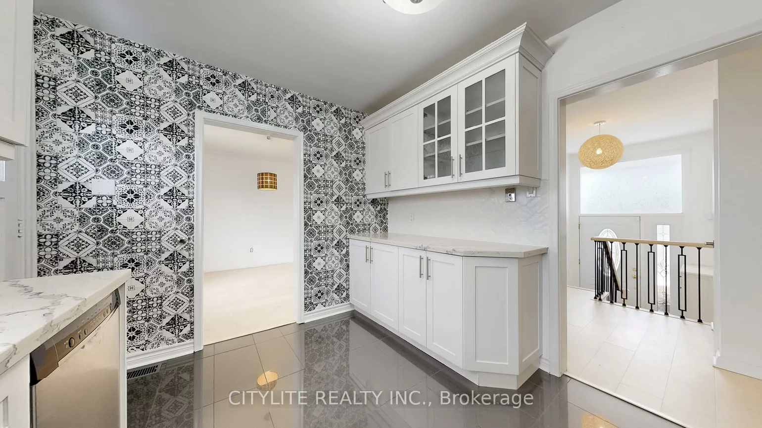 16, Panama, Woburn, Toronto