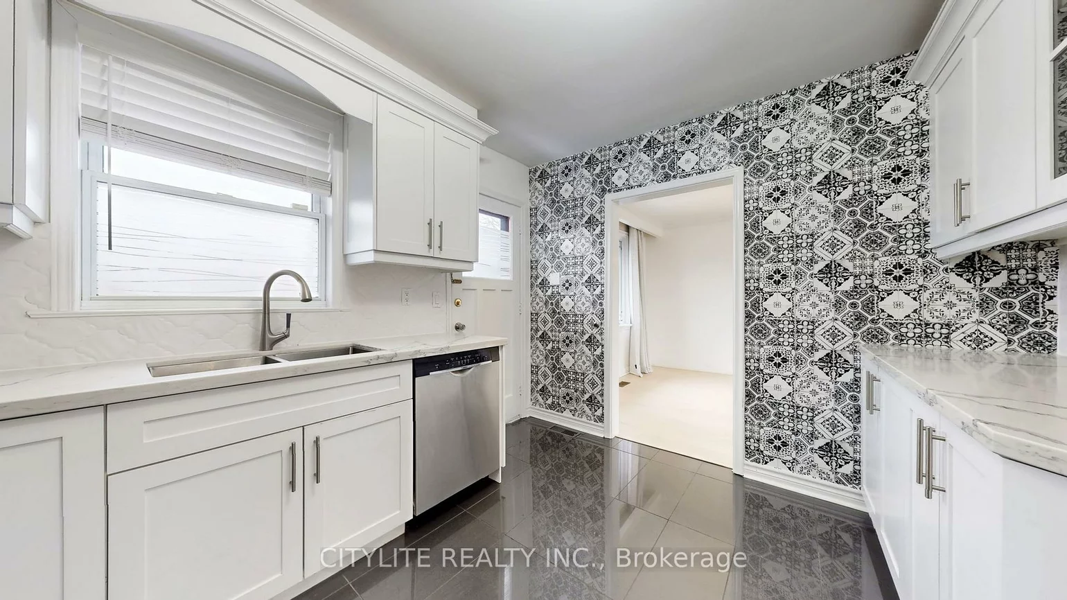 16, Panama, Woburn, Toronto