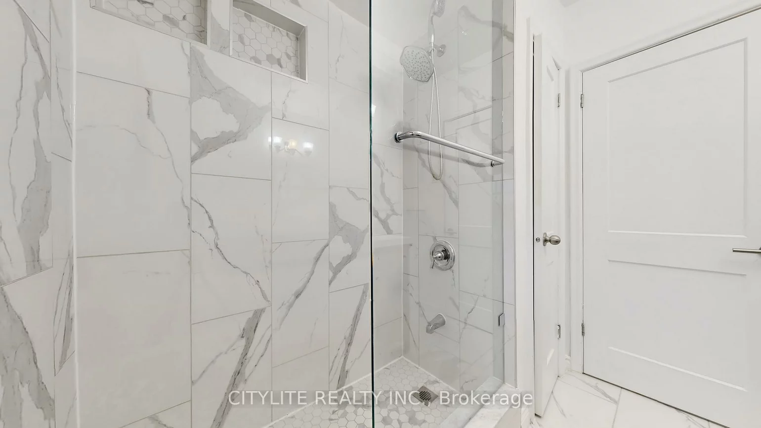 16, Panama, Woburn, Toronto