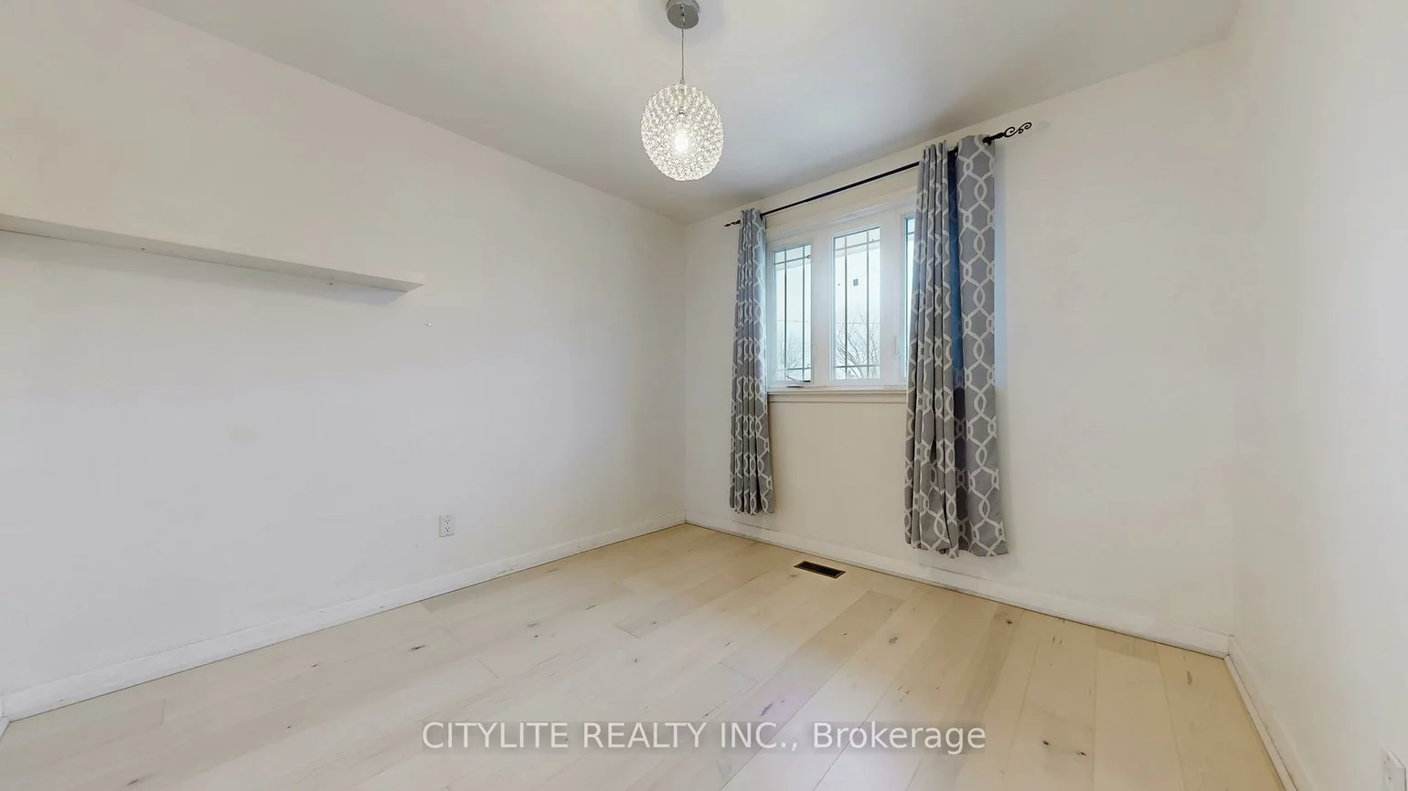 16, Panama, Woburn, Toronto