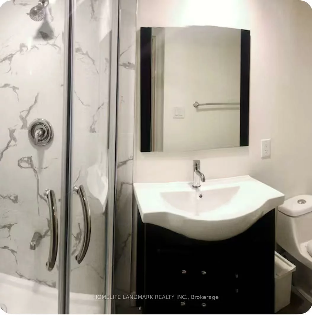 70, Corinthian, L'Amoreaux, Toronto