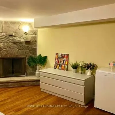 70, Corinthian, L'Amoreaux, Toronto