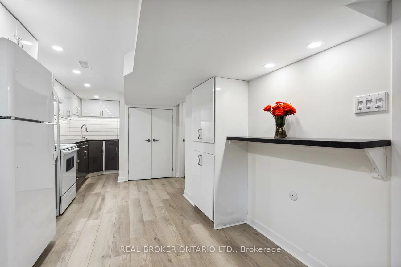 129, Oak Park, Woodbine-Lumsden, Toronto