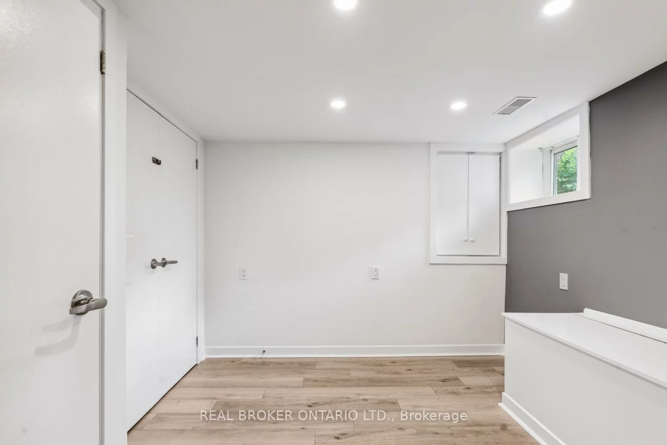 129, Oak Park, Woodbine-Lumsden, Toronto