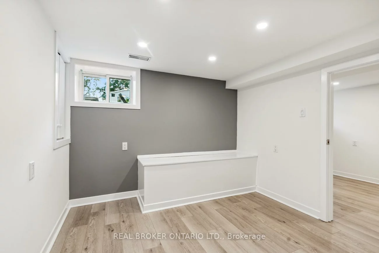 129, Oak Park, Woodbine-Lumsden, Toronto