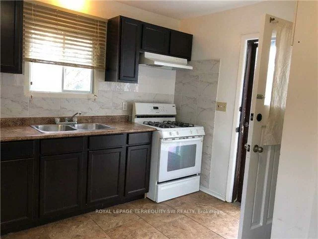 61, Cedar, Scarborough Village, Toronto