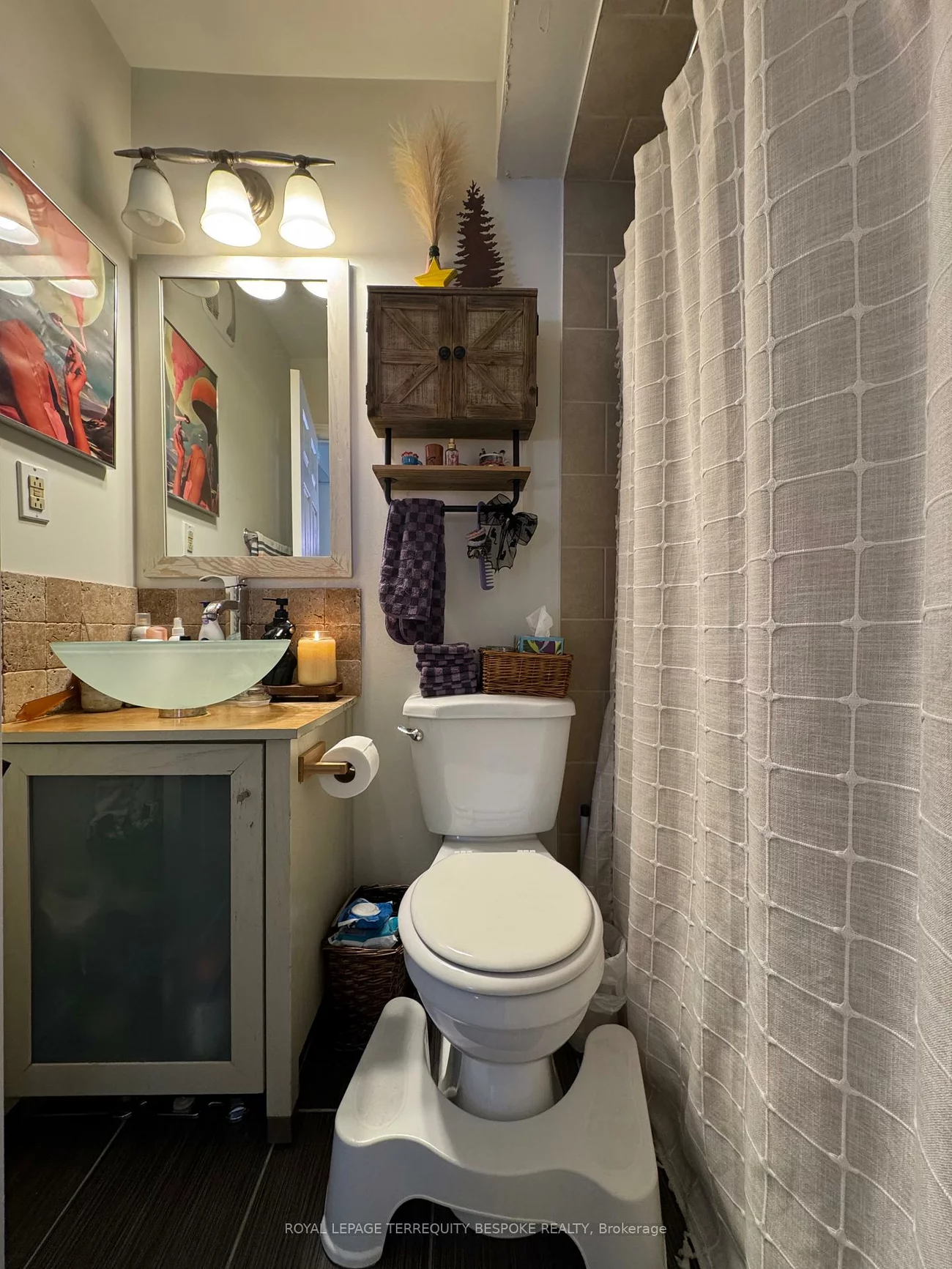 19, Lewis, South Riverdale, Toronto