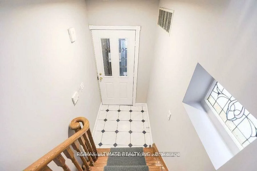 745, Coxwell, Danforth, Toronto