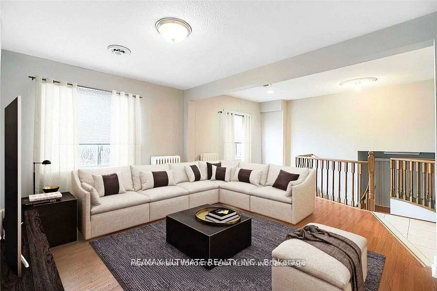 745, Coxwell, Danforth, Toronto